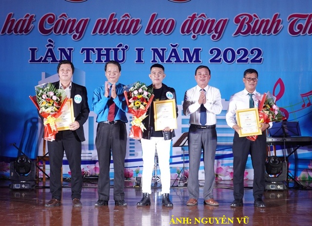Lê Quang Sang đạt giải nhất Tiếng hát Công nhân lao động năm 2022