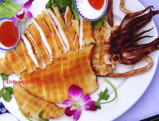     Đề xuất Lẩu thả và Mực một nắng vào thương hiệu Văn hóa ẩm thực Việt Nam