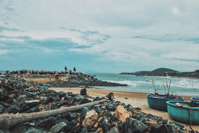 Bãi đá Ông Địa