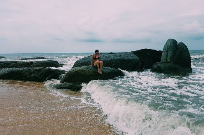 Bãi đá Ông Địa có gì