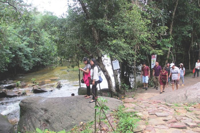 Đường đi Thác Bà Bình Thuận