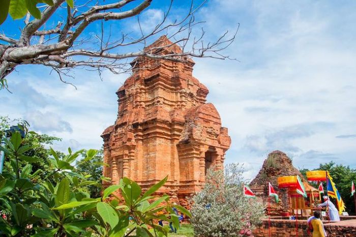 Tháp Chăm Po Sah Inư