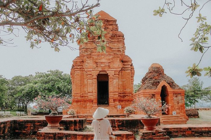 Tháp Chăm Po Sah Inư