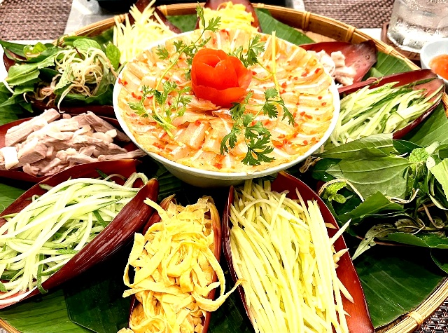 (Lẩu thả Phan Thiết; Ảnh: Nguyên Vũ)