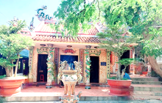 (Không gian yên bình của chùa Cổ Thạch)