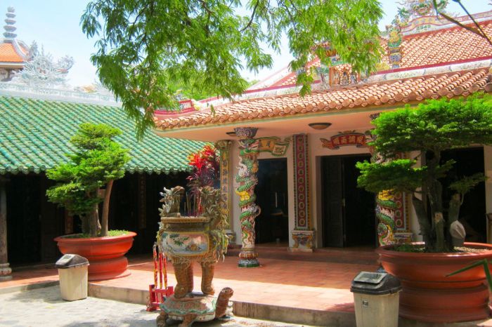 Chùa Hang Bình Thuận