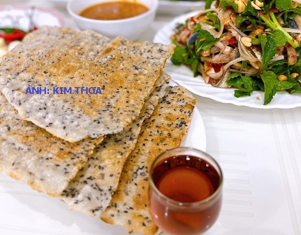 Gỏi cá Trích ăn kèm bánh tráng
