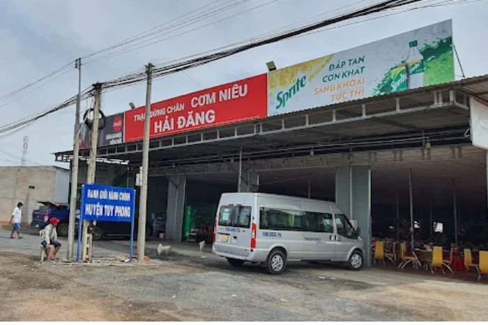 Quán cơm Bình Thuận đông khách