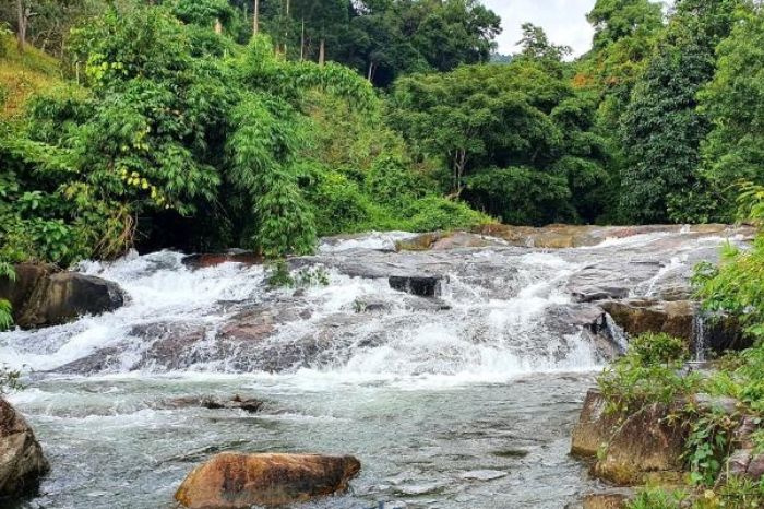 Thác trượt Tà Pứa