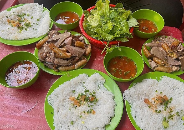 Bánh hỏi lòng heo Phú Long