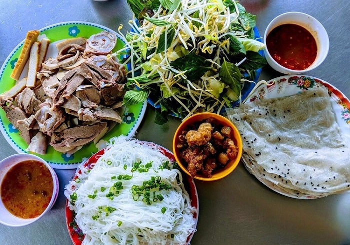 Bánh hỏi lòng heo Phú Long